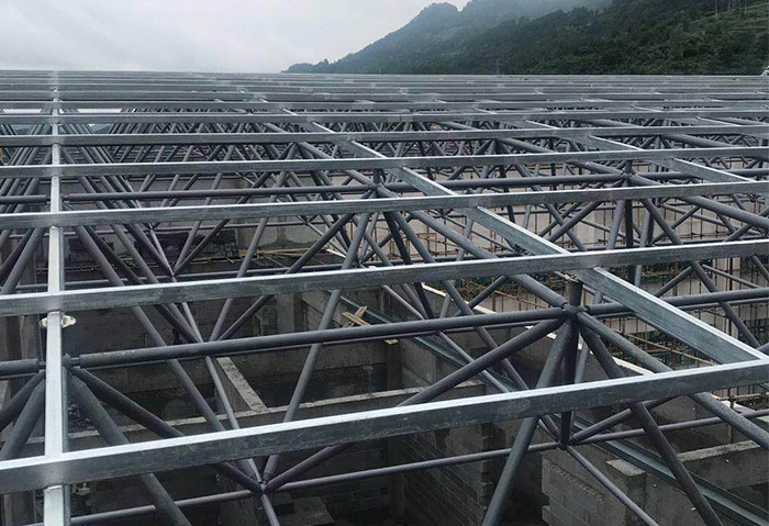丹江口仁怀冠英学校艺体楼网架